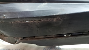 Bara spate este goală, partea inferioară a structurii Honda CRV 20-22, are lovituri, zgârieturi.