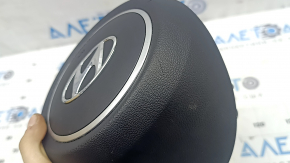 Подушка безопасности airbag в руль водительская Hyundai Tucson 22-26 черная, царапины