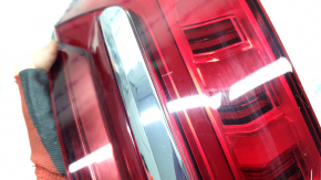 Фонарь внешний крыло правый Audi A6 C8 19-24 без анимации с хром молдингом, потёрт
