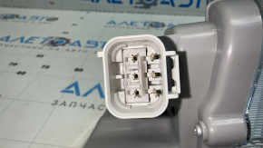 Поворотник левая Toyota Camry 15-17 LED
