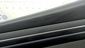 Panou ușă dreapta față neagră pentru Hyundai Tucson 22-24 cu inserție din material textil negru, cotieră neagră, ornament cromat cu negru lucios, cu mâner, zgârieturi, uzat