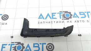 Накладка фонаря внутреннего крышки багажника правая VW Jetta 19-26 сломано крепление