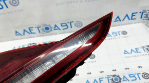 Фонарь внутренний крышка багажника правый VW Jetta 19-26 трещины