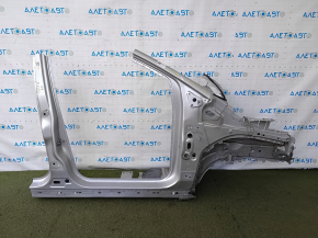 Четверть передняя правая Ford Escape MK3 17-19 рест, отпилена, с центральной стойкой, серебро UX, примято
