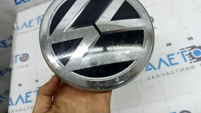 Эмблема решетки радиатора VW Jetta 19-21 под дистроник, песок, царапины