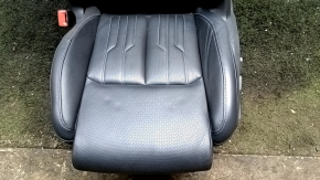 Водительское сидение Audi E-Tron 19-23 с airbag, электрическое, подогрев, кожа темно-серая, с перфорацией, белая строчка, с подголовником, царапины