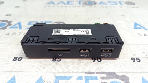 USB Hub центральной консоли Audi E-Tron 19-23 передний