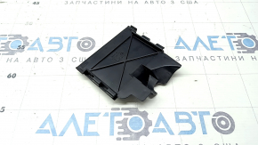 Capacul cutiei de siguranțe sub capotă VW Jetta 19-