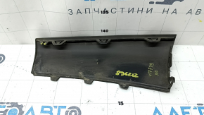 Губа заднего бампера правая Mercedes A-class V177 19-22 структура, AMG pkg, трещина в креплении