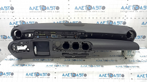 Торпедо передняя панель с AIRBAG Mercedes A-class V177 19-22 черная, ржавый пиропатрон