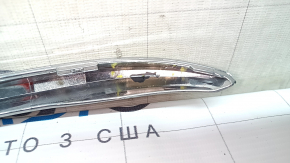 Молдинг переднего бампера верхний левый Toyota Venza 21-24 хром, песок, царапины, сломаны крепления, вздулся хром