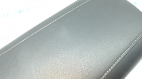 Подлокотник Toyota Venza 21-24 кожа, черная, с кронштейном и корпусом, царапины на коже