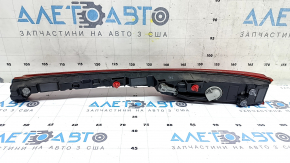 Фонарь внутренний дверь багажника левый Toyota Venza 21-24 царапина