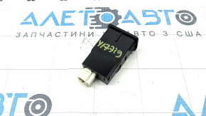USB Hub центральной консоли Mercedes A-class V177 19-22 передний, 1 type-C