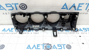Накладка передней панели центральная Mercedes A-class V177 19-22 черный глянец