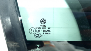 Стекло двери треугольник переднее правое VW Tiguan 18-24 потрескан уплотнитель
