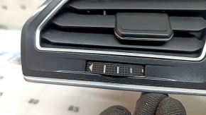Накладка торпеды центральная VW Tiguan 18-22 графит, с воздуховодами и накладкой, царапина