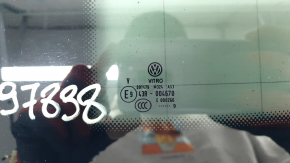 Форточка глухое стекло задняя левая VW Tiguan 18-24 тонировка, хром, надорван уплотнитель
