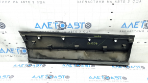 Накладка двери нижняя задняя левая VW Tiguan 18-24 структура, царапины, потёрта