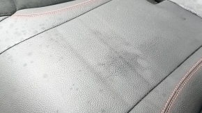Pernă banchetă spate, rândul 2, Mercedes Clasa A V177 19-22, piele combinată cu Alcantara, neagră cu cusături roșii, șifonată, necesită curățare