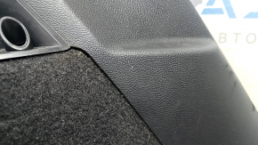 Обшивка арки левая VW Tiguan 18-19 черная под 3 ряда, с рычагом откидывания задних сидений, царапины