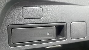 Обшивка арки левая VW Tiguan 18-19 черная под 3 ряда, с рычагом откидывания задних сидений, царапины