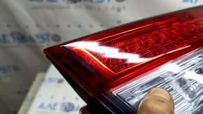 Фонарь внутренний крышка багажника левый Honda Accord 18-20 hybrid, царапины