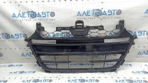 Решетка радиатора Honda Accord 18-20 черный глянец, песок, царапины, незаводские отверстия