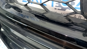 Решетка радиатора Honda Accord 18-20 черный глянец, песок, царапины, незаводские отверстия
