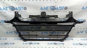 Решетка радиатора Honda Accord 18-20 черный глянец, песок, царапины, незаводские отверстия