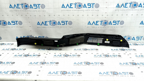 Обшивка арки задняя левая верхняя Mazda CX-90 24-26 черная без USB Hub, потерта