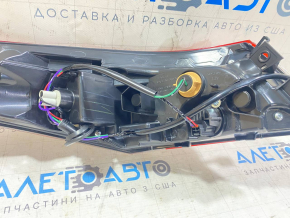 Фонарь внешний крыло правый Toyota Camry v70 18-20 LED, светлый