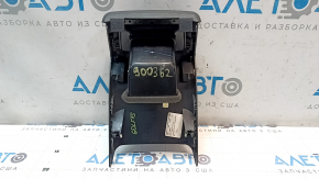 Накладка центральной консоли задняя с воздуховодом VW Golf 15-17 черная, надрывы