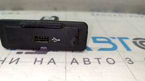 USB Hub центральной консоли VW Passat b8 16-19 USA, слазит краска