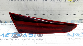 Фонарь внутренний крышка багажника левый Hyundai Elantra AD 19-20 галоген, царапины
