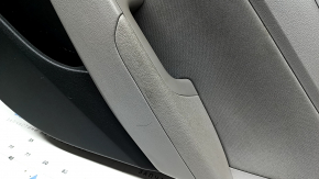 Panou decorativ ușă spate dreapta Hyundai Elantra AD 19-20 gri, cotiera cauciuc gri, inserție lavetă gri, ornament gri, cu mâner, bavuri, zgârieturi, necesită curățare
