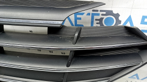 Решетка радиатора grill в сборе Hyundai Elantra AD 19-20 с эмблемой без радара, песок, треснута