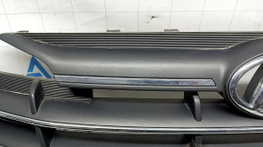 Решетка радиатора grill в сборе Hyundai Elantra AD 19-20 с эмблемой без радара, песок, треснута