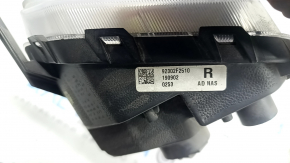 Поворотник правый Hyundai Elantra AD 19-20 песок, микротрещины