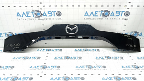 Накладка двери багажника Mazda CX-90 24-26 с эмблемой, сломано крепление