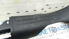 Накладка порога внутренняя задняя правая Audi Q5 8R 09-17 черная, царапины, потерта