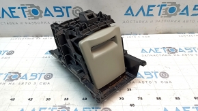 Подстаканник нижний Toyota Prius V 12-14 бежевый, царапины