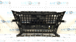 Решетка радиатора grill Audi Q5 8R 13-17 рест под парктроники, глянец, хром, с эмблемой quattro, незаводские отверстия, полез лак, песок, потёртость