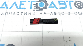 Эмблема S-line крыла левая Audi A3 8V 15-20 черный глянец