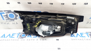 Фонарь внутренний крышка багажника правый Mazda CX-9 16-23 потёртость
