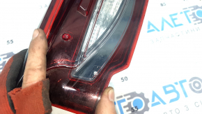 Фонарь внутренний крышка багажника правый Mazda CX-9 16-23 потёртость