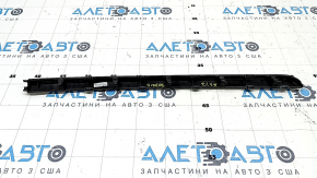 Накладка передней панели правая Audi A3 8V 15-20 4d, 5d под алюминий, царапины