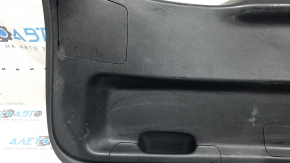 Обшивка двери багажника нижняя Mazda CX-9 16-23 черная, царапины, потёрта