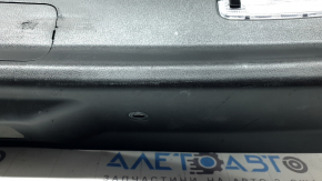 Обшивка двери багажника нижняя Mazda CX-9 16-23 черная, царапины, потёрта