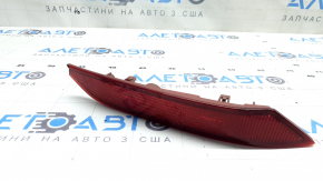 Отражатель заднего бампера правый Mazda CX-9 16-23 треснут, потёрт
